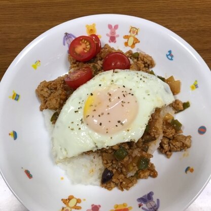 ナスビもあったので、一緒に入れて作りました。簡単に出来て、美味しくいただきました。ありがとうございます。